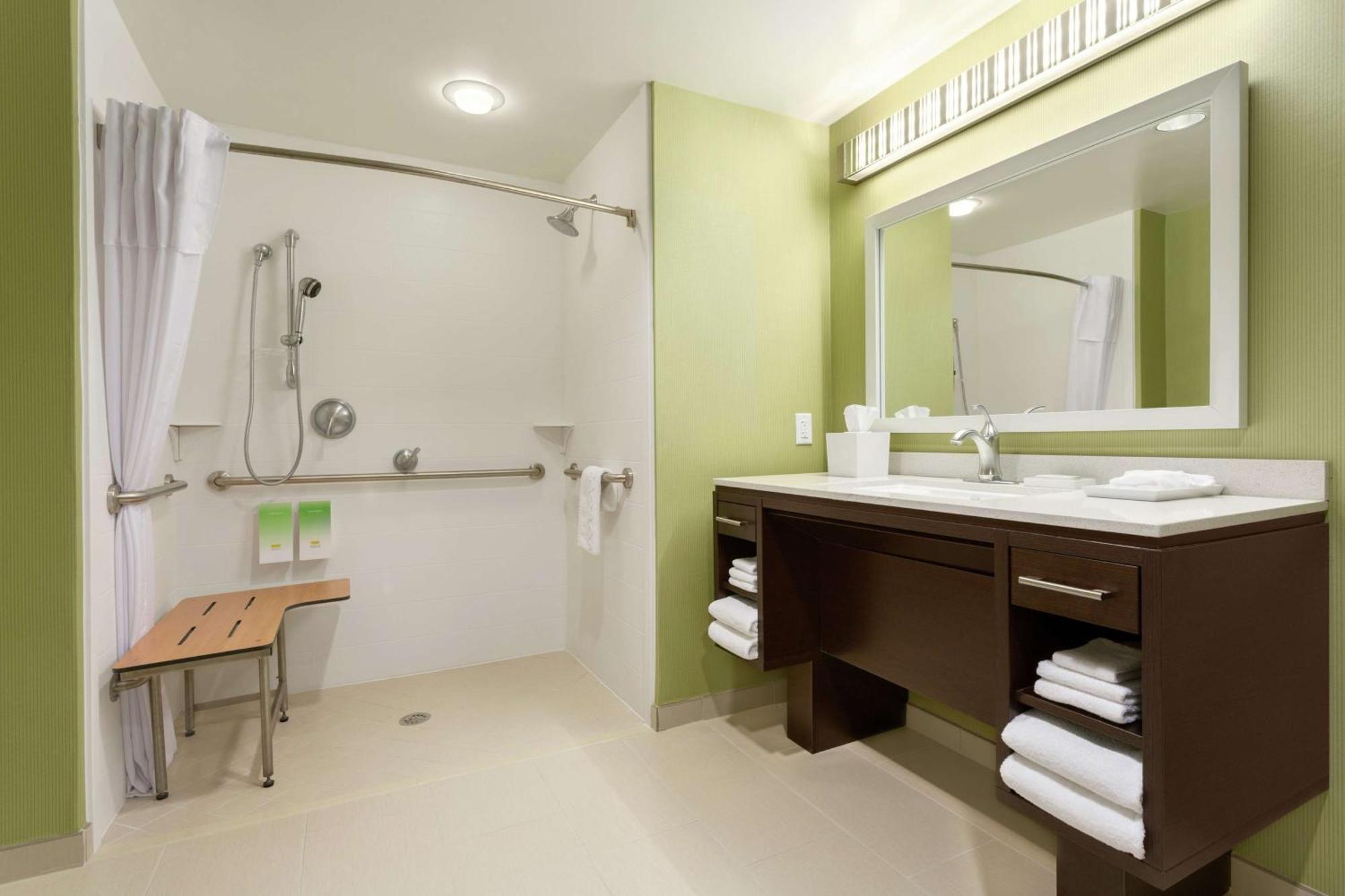 Hotel Home2 By Hilton Salt / 3*